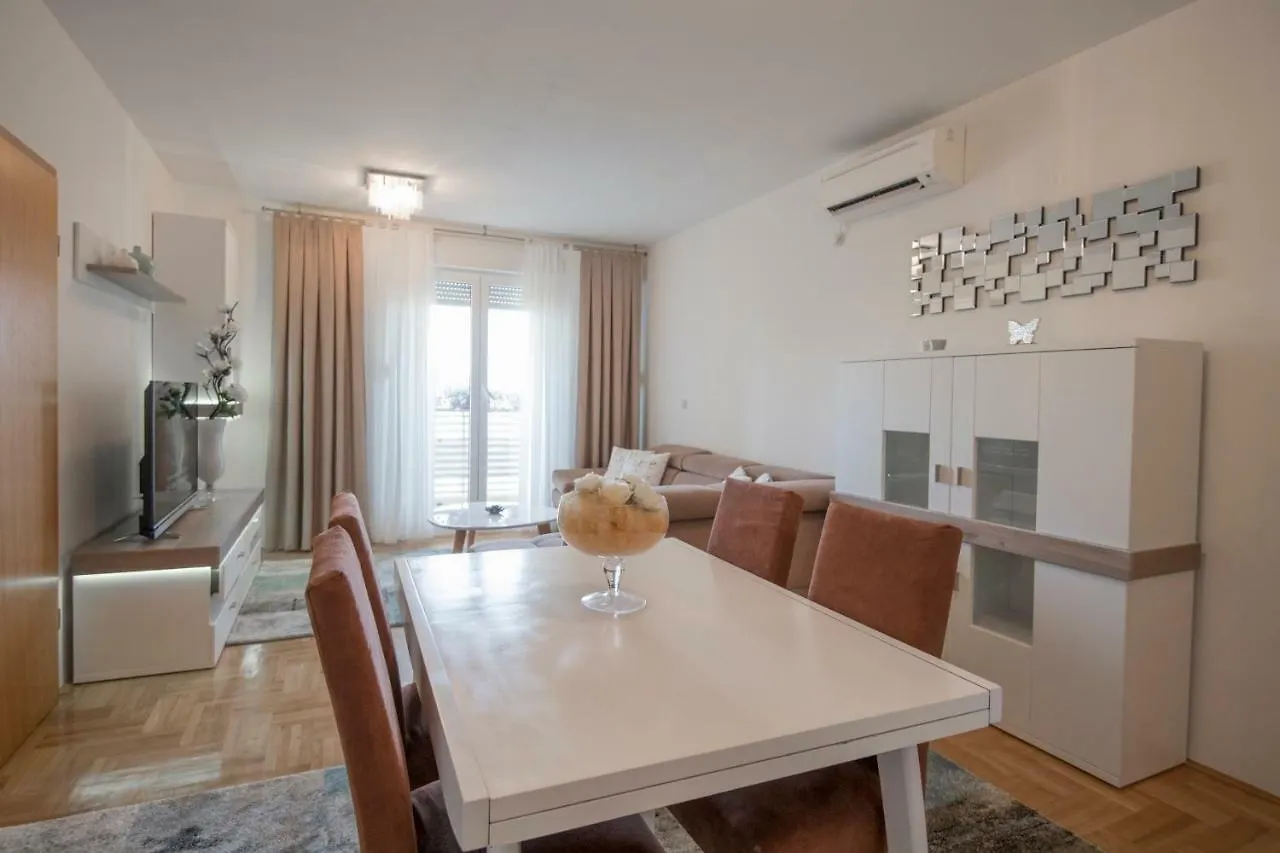 Comfortable Cozy Beach Apartment Split