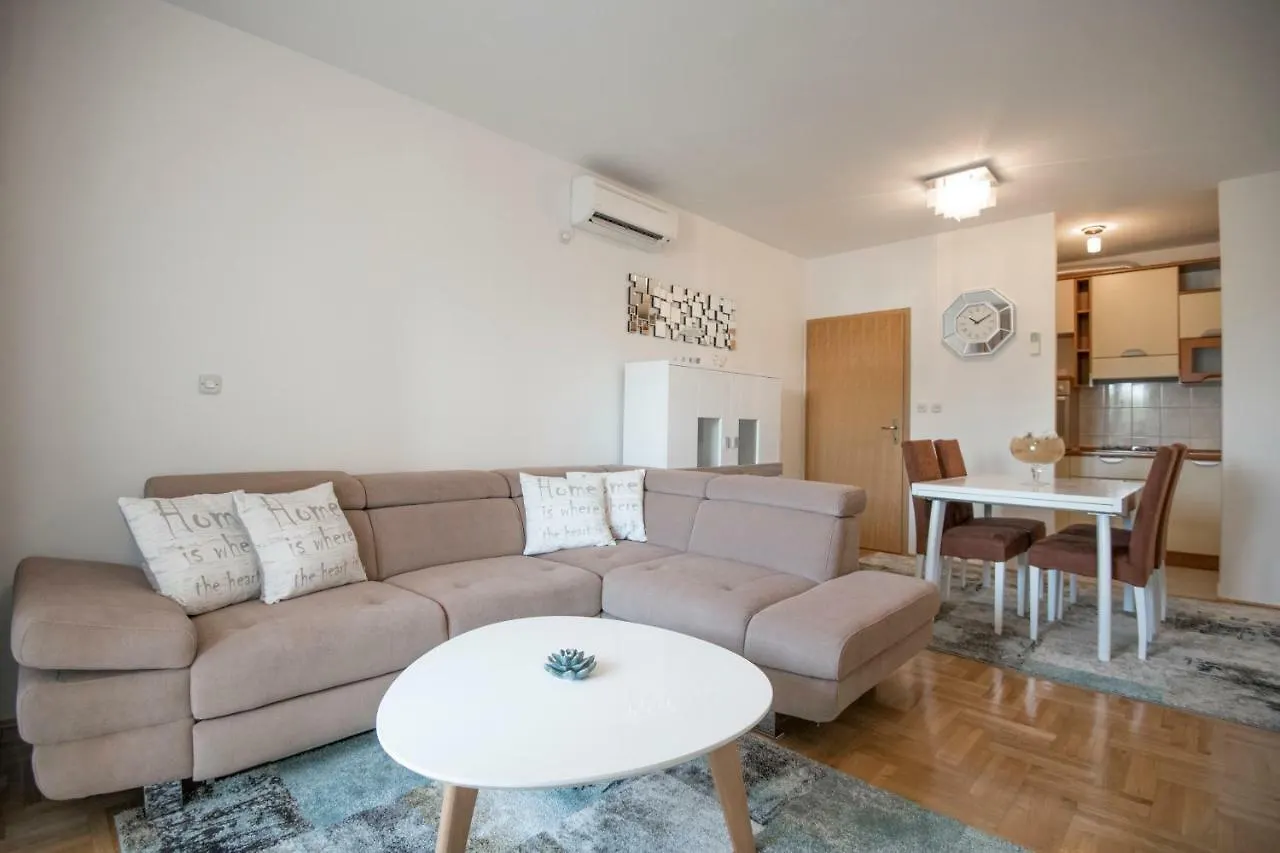 Comfortable Cozy Beach Apartment Split