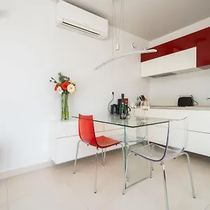  Apartment Palace Lidija